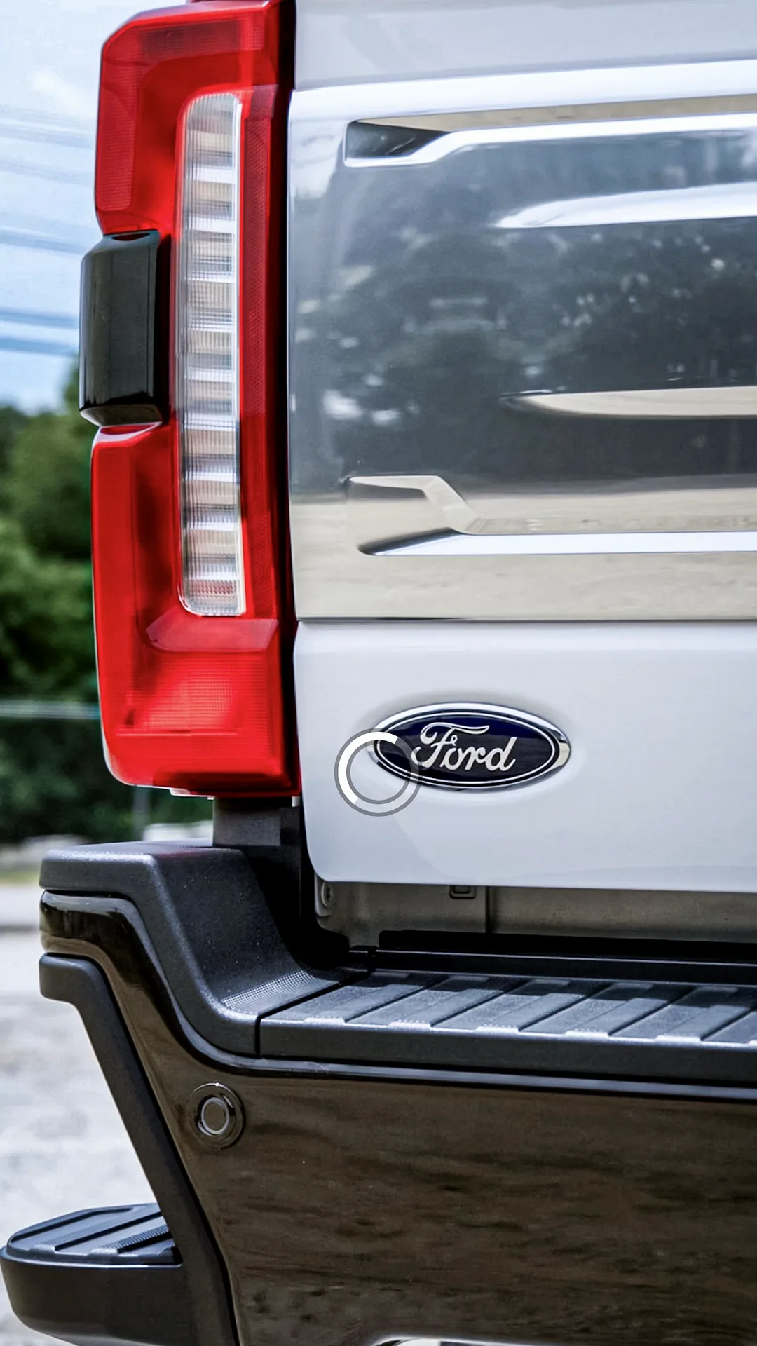 Super Duty — Lifted Ford F-250 / F-350 Program